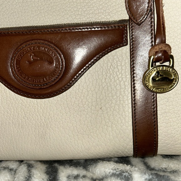 VINTAGE Dooney& Bourke Burgundy Brown Tmoro Exotic Leather Shoulder Bag  rare 💼 - Picture 2 of 5